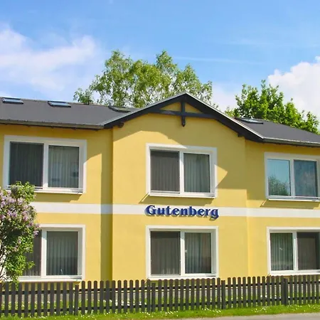 Appartementhaus Gutenberg - Ruhig & Zentral In - Parkplatz Kostenlos - 6 Min Zum Ostseestrand