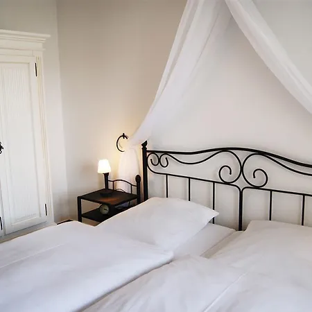 Appartementhaus Gutenberg - Fuer Paare, Freundinnen & Freunde, Alleinreisende - Parkplatz & Wlan - 2 Min Zum See, 6 Min Zum * Binz