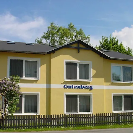 Appartementhaus Gutenberg - Fuer Paare, Freundinnen & Freunde, Alleinreisende - Parkplatz & Wlan - 2 Min Zum See, 6 Min Zum *